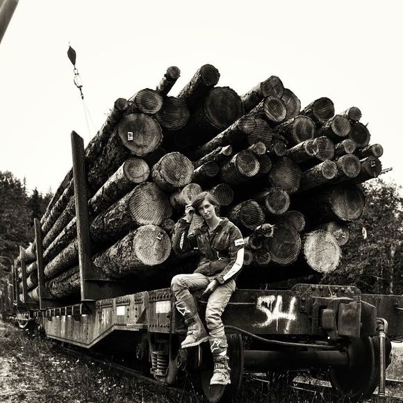 Meet your Posher, Ellie - Picture 1 of 1